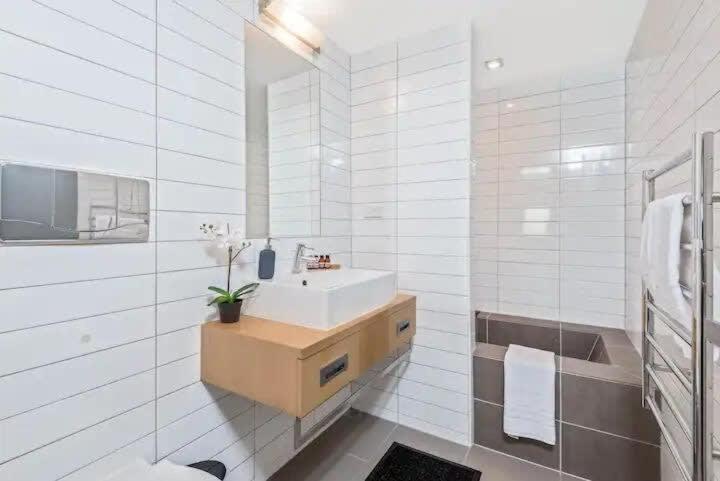 Luxury Lakeview 2 Bedroom Apartment Queenstown Zewnętrze zdjęcie